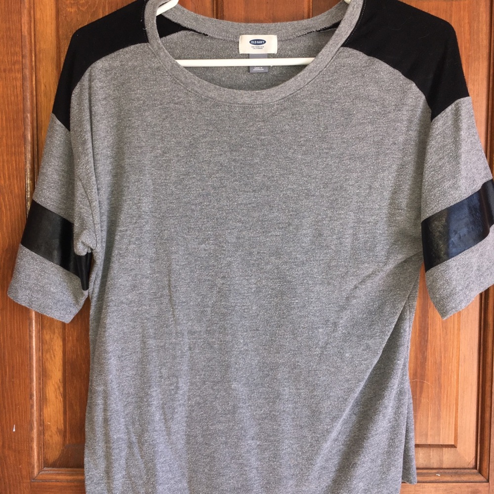 Short sleeve sweater